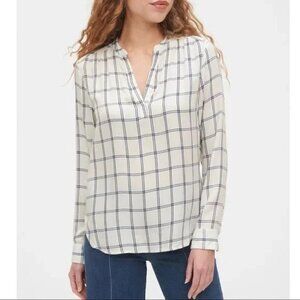 Gap Long Sleeve V-Neck Navy Plaid Top